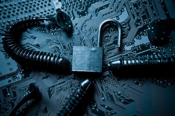 Hackers Turn ScreenConnect Into a Worm